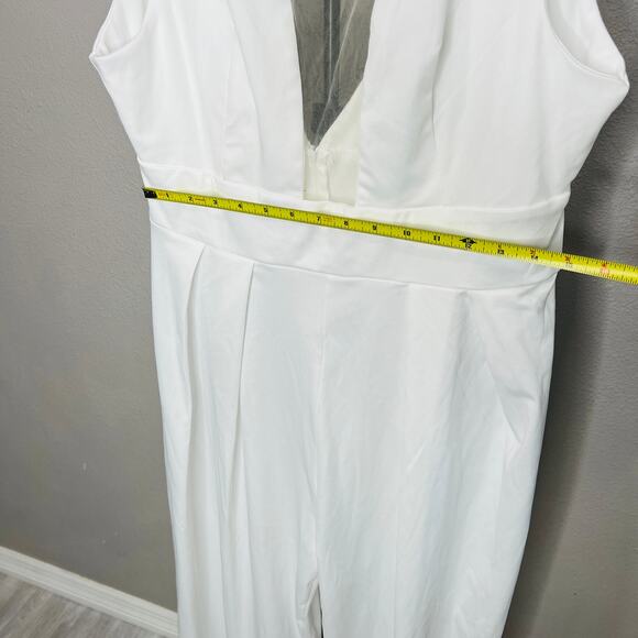 White Plunging Vneck Pants Jumpsuit Size Large - Picture 2 of 8